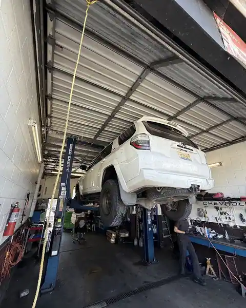 Tires Hub Auto Tech LLC in Los Angeles