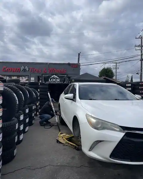 Crown Tires and Wheels in Lynwood
