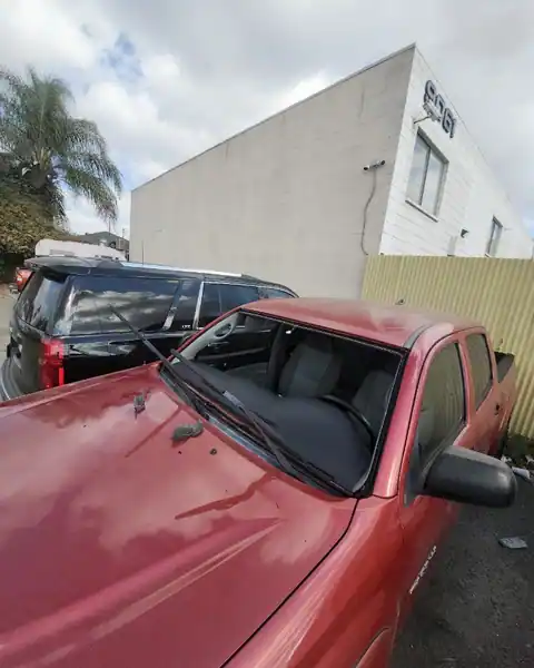 EZ-E Express Auto Glass in Lynwood