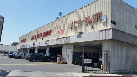 Mac's auto center in Lynwood