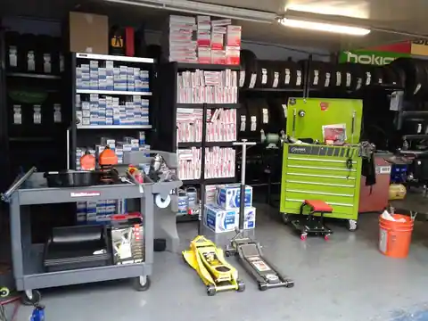 Mendoza's Tires in Lynwood