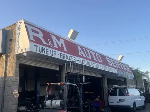 R & M Auto & Forklift Service in Maywood