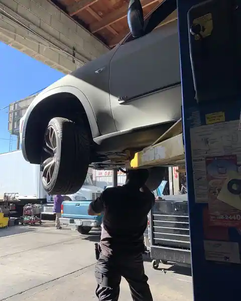 Uribe's Service in Maywood