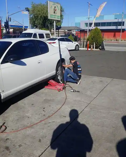 Vaca Tires in Maywood