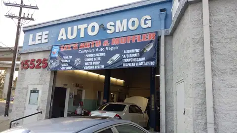 Lee's Auto & Muffler Smog Star Station in Mission Hills