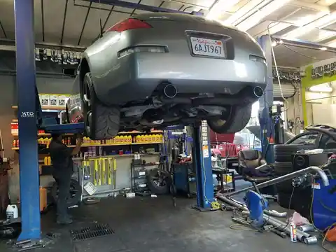 eShop Auto Center in Mission Hills