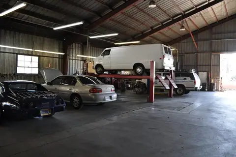 Ward Service Auto Repair in Monrovia