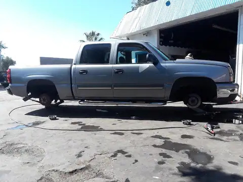 Navarro Tires in Montclair
