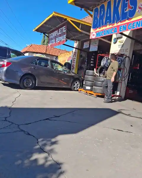 La Barca Tires in Montebello