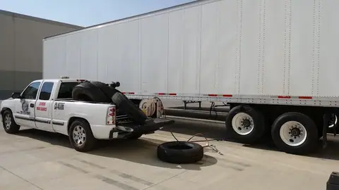 CALERA TRUCK & TIRE REPAIR LLC, Road Service For semi truck repair , tire repair, Trailer Repair, in Moreno Valley