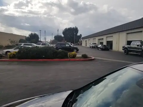 Valencia MBZ & VW in Newhall