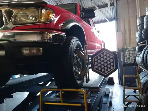 Andrade's tire shop in North Hills