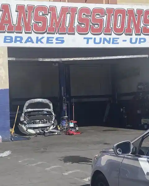 R & H Auto Repair in North Hills