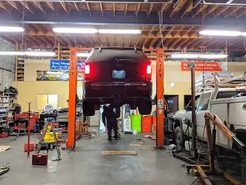 Active Auto Motors in North Hollywood