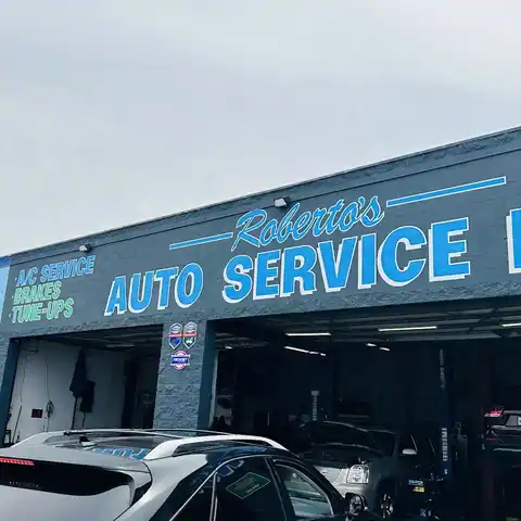 Roberto's Auto Service in North Hollywood