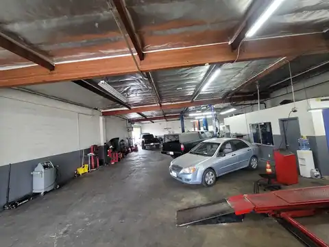 CALI COMPLETE AUTO CARE in Northridge