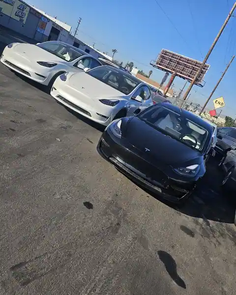 Center Collision Auto Body of Los Angeles in Northridge