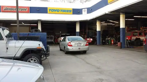 Fox Tire & Auto in Northridge