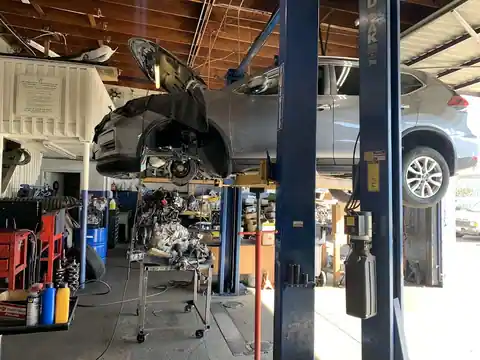 J & M AUTOMOTIVE REPAIR in Northridge