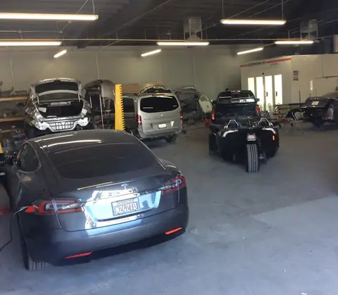 Precise Auto Body in Northridge