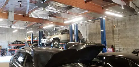 Reseda Engines Auto Repair in Northridge