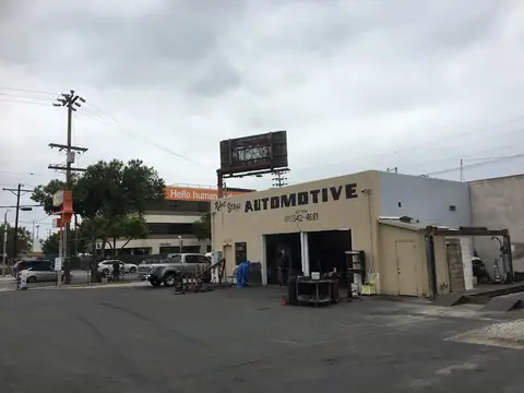 Robert Stapp Automotive in Northridge