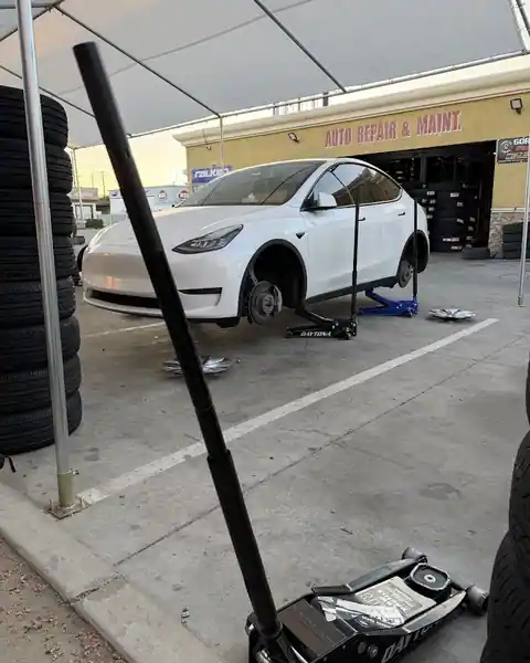 Gorillas Tires in Norwalk