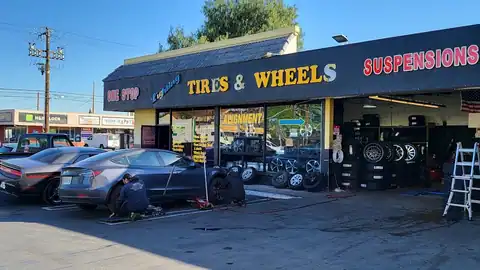 One Stop Lightning Tires & Wheels in Norwalk