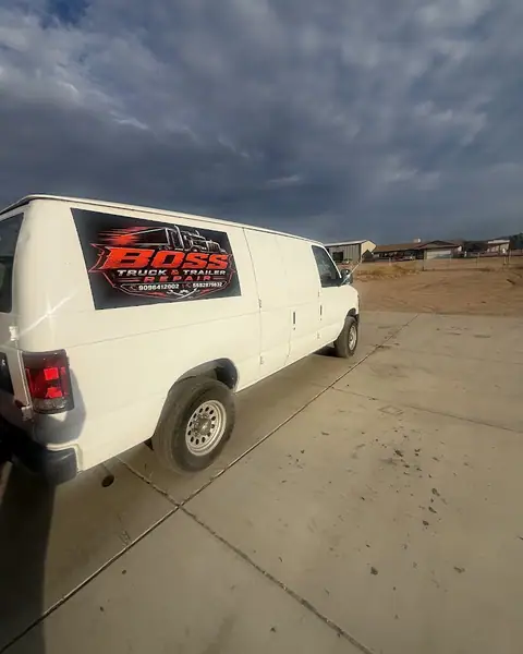 Boss truck and trailer repair (Road service) in Oak Hills