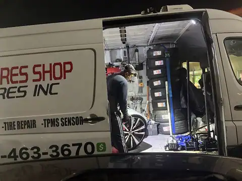 LLANTERA MOVIL ECUATIRES INC in Ontario