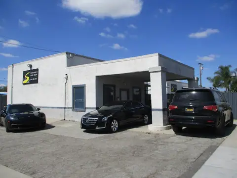 Santana's Auto Body in Ontario