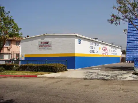 Wayne's Automotive in Ontario
