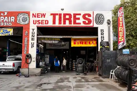 T & E Tires and More in Pacoima