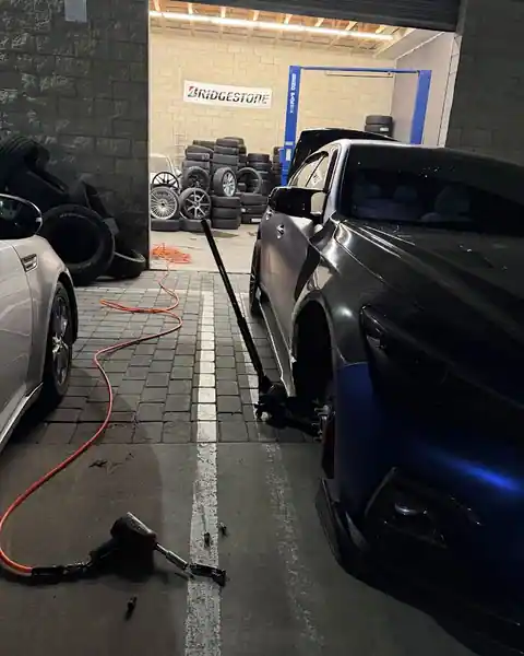 Tire Shop, Roadside Assistance 24/7 LA, 24/7 Mobile we drive drive to you in Pacoima