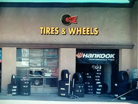 johnys tires in Pacoima