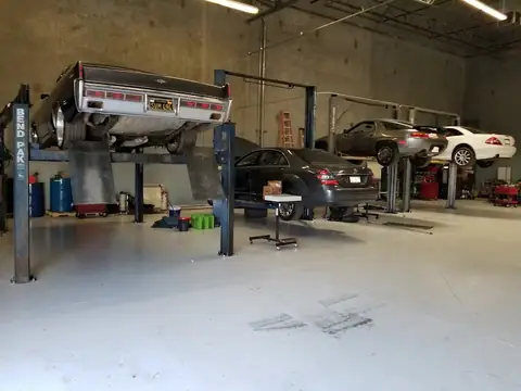 Desert Classic Cars Auto Repair in Palm Desert