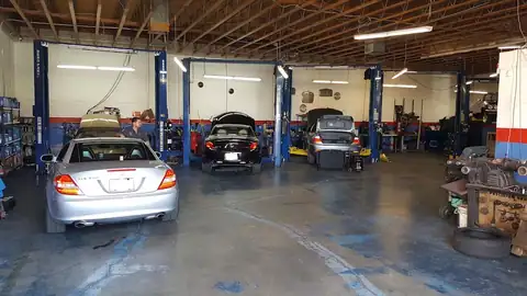 PALM DESERT AUTOMOTIVE in Palm Desert