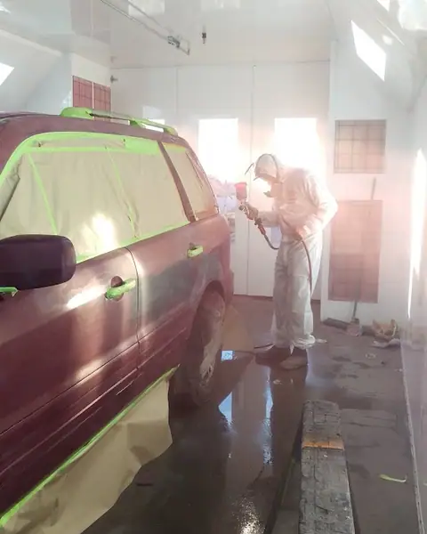 L G Auto Glass Co in Palm Springs