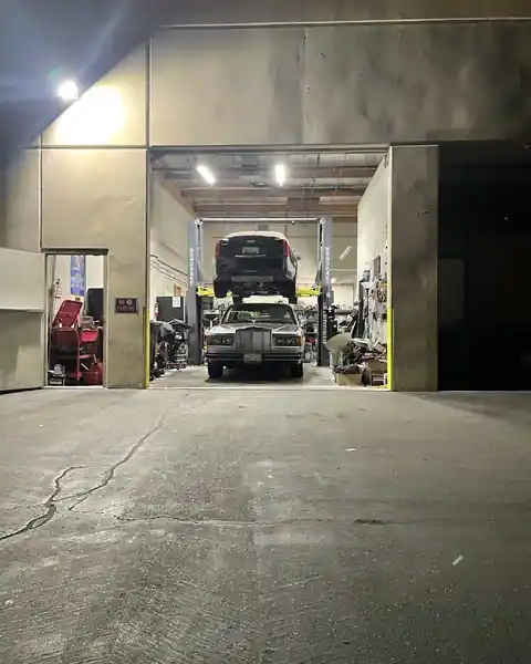Bayerische Motors in Palmdale