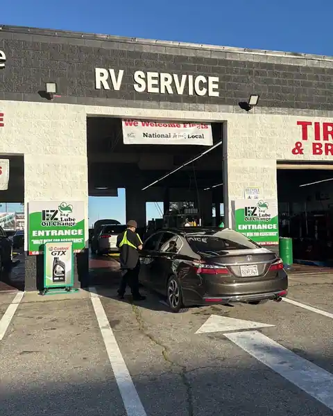 EZ Lube Oil Change in Palmdale