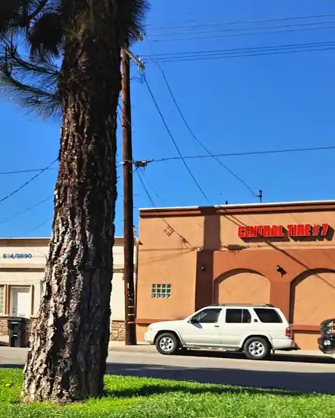 Auto repair in Paramount, CA