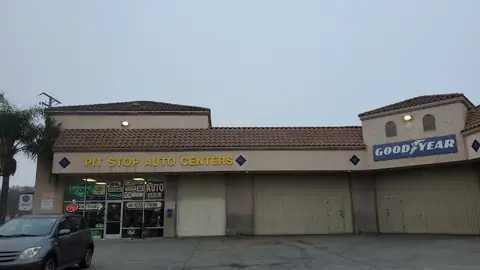 Pit Stop Auto Center in Paramount