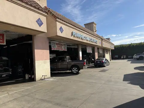 Purrfect Auto Service in Paramount