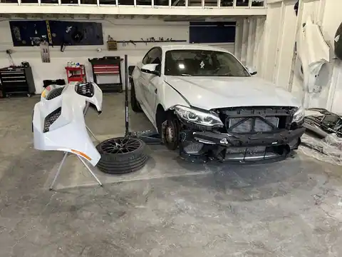 Green Line Body Shop in Pasadena