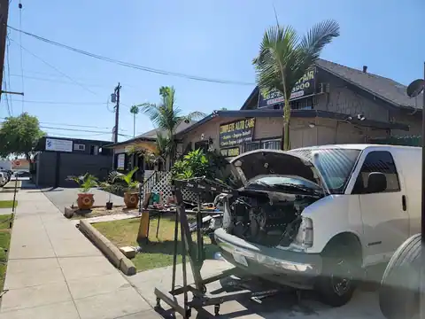 JNH Truck Repair in Pasadena