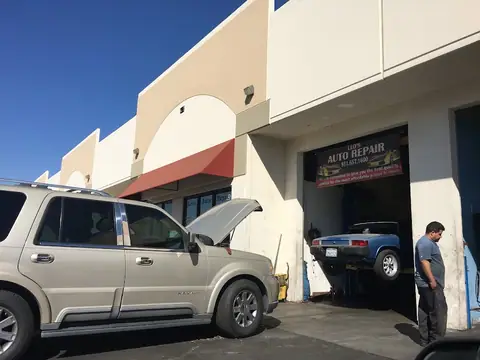 Leo's Auto Repair in Perris