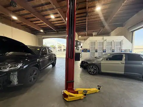 Bravo's Auto Body in Pico Rivera