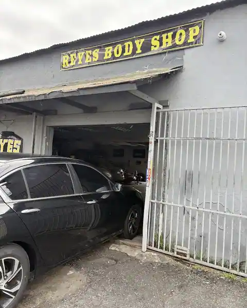 Reyes Body Shop in Pomona