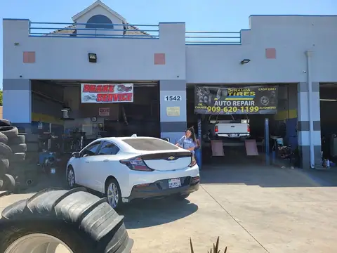 Sinaloa Tires in Pomona