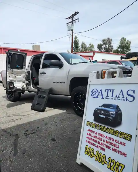 Atlas Auto Glass in Redlands